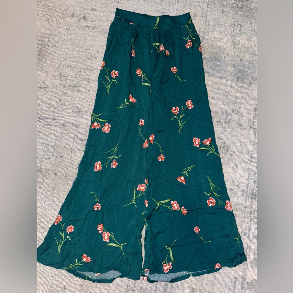 NWOT Jaase Floral Green Wide-Leg Flowy Pants